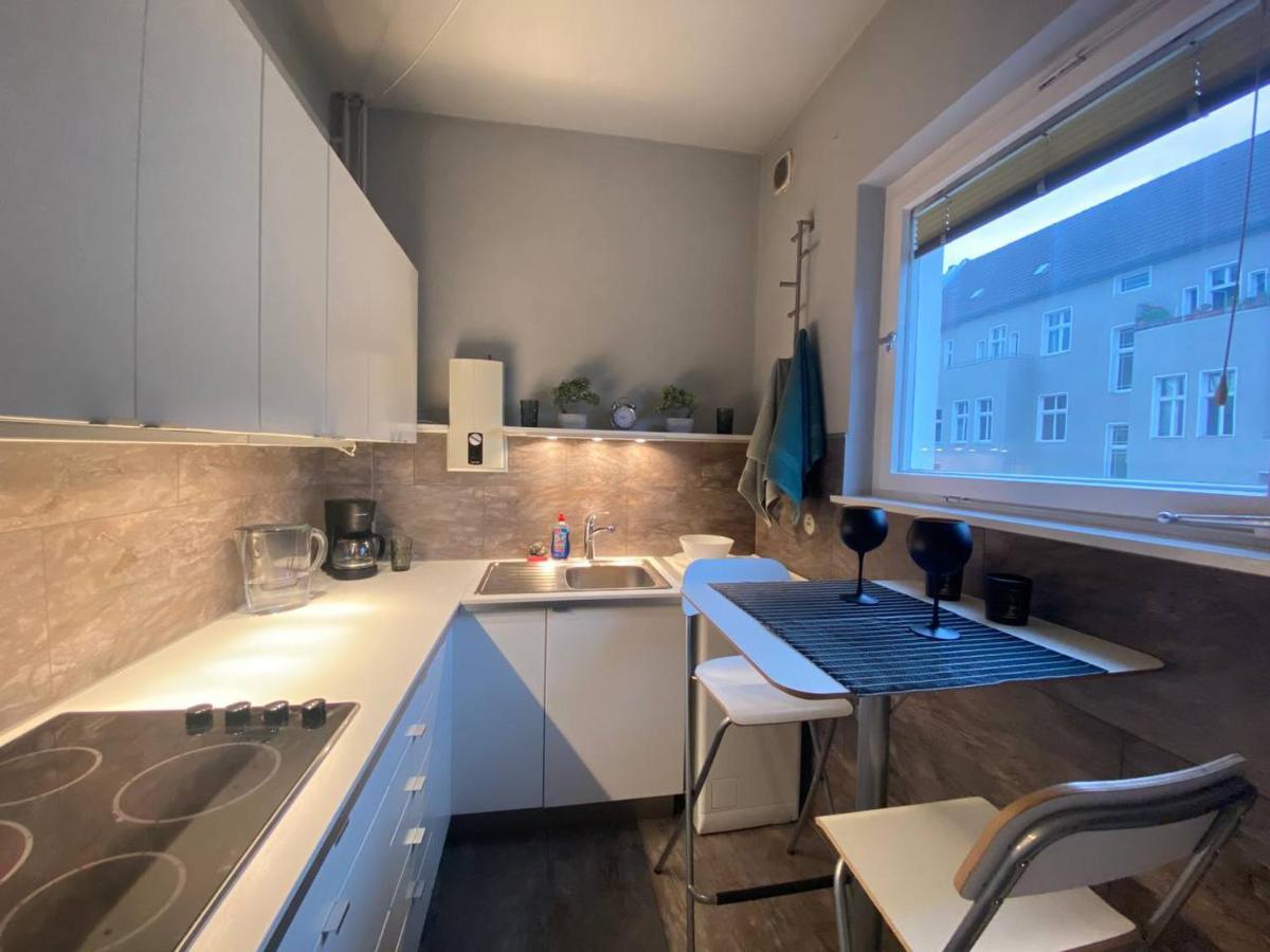 Cozy Modern Apartment With Small Balcony In The Heart Of Berlín Exterior foto